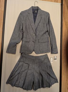 Nine  West Black-Gray Herringbone Blazer and Pleated Shorts Set.